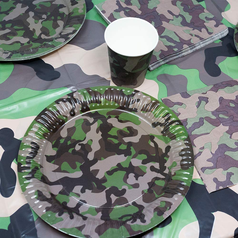Camo Party Table Covers on the table with Camouflage Plates